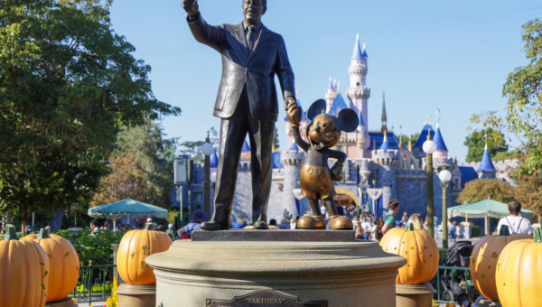 Disney glänzt mit seinem Streamingdienst und erzielt Rekordgewinne in den Themenparks