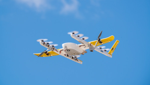Alphabet-Tochter startet ersten kommerziellen Drohnenlieferdienst in den USA