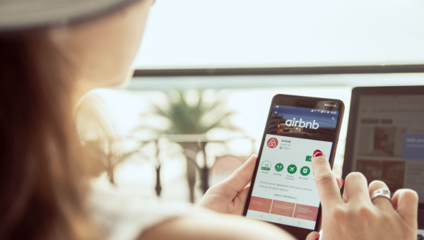 Airbnb erlebt Comeback: Umsatzsteigerung und „Reiseboom“ im Sommer