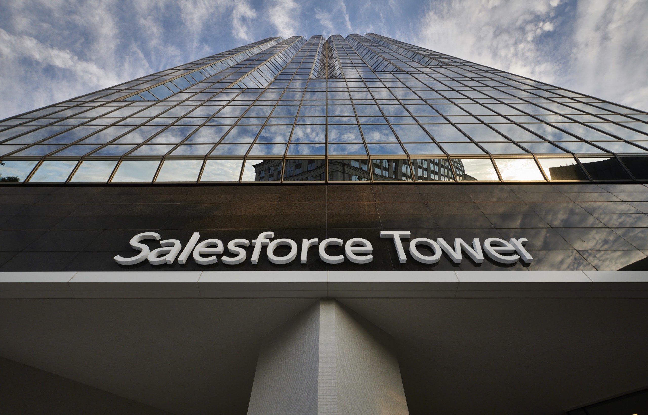 Salesforce-Aktie springt nach Quartalszahlen um 8 % nach oben - Ausblick erhöht!