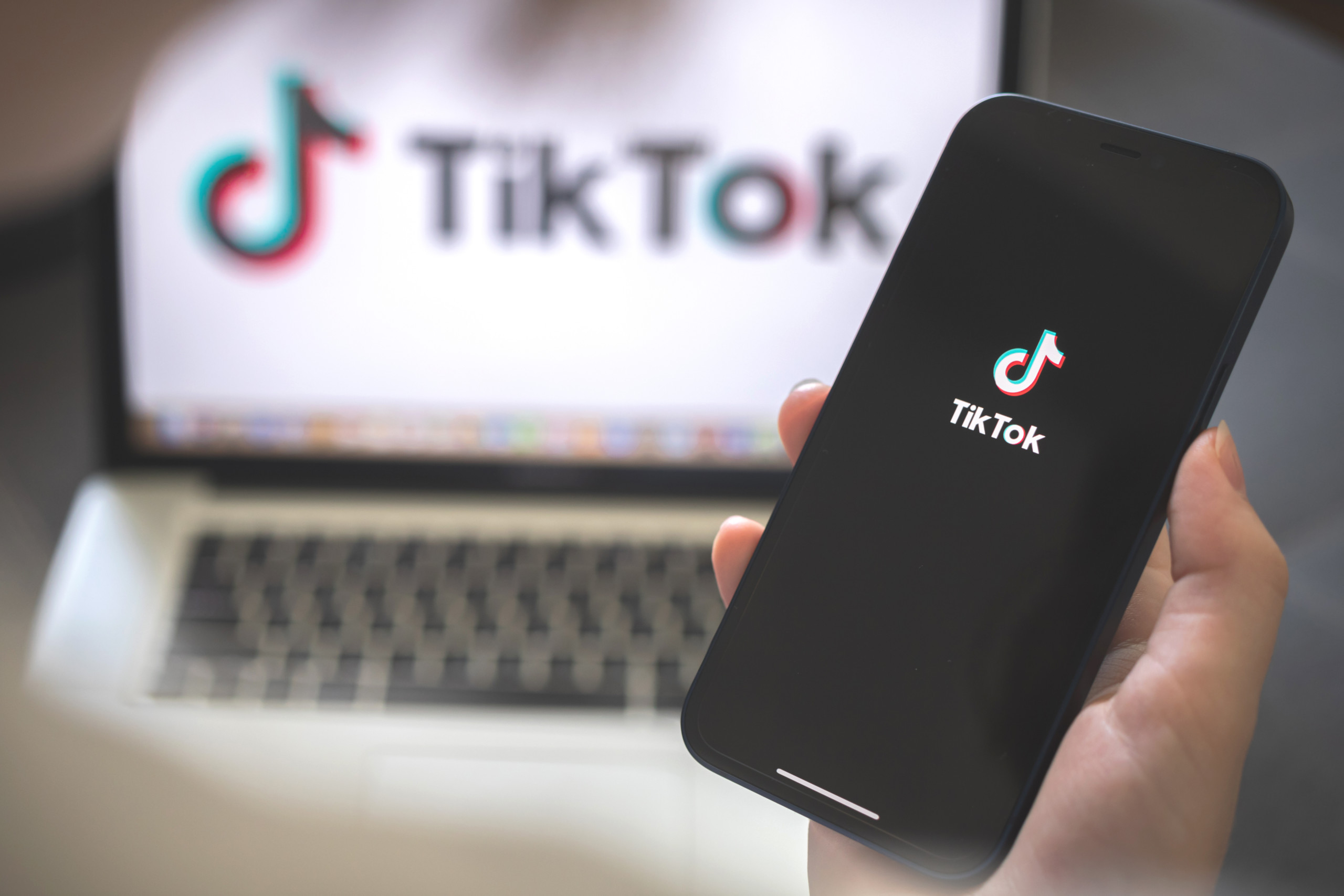 Apple und Google werden aufgefordert TikTok aus den App-Stores zu entfernen