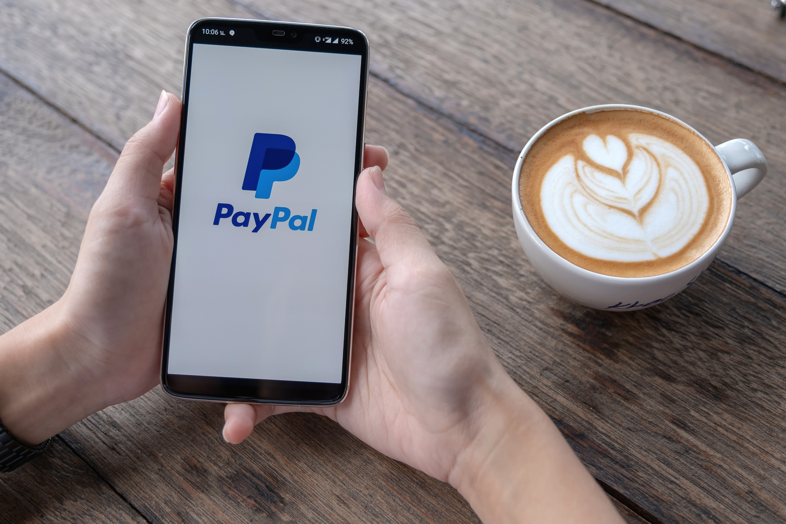 PayPal nach Gewinnrückgang mit milliardenschwerem Aktienrückkaufprogramm