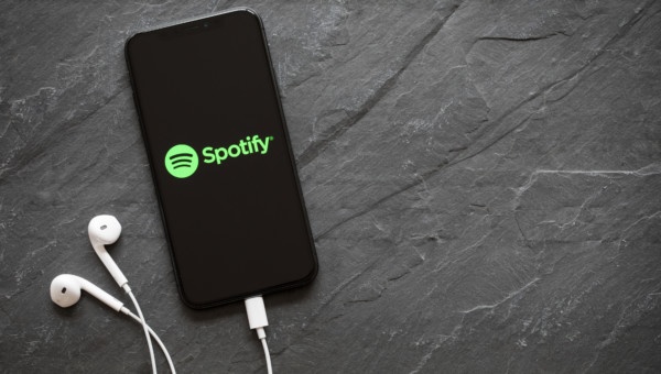 Spotify überzeugt mit starkem Nutzerwachstum und stabilen Margen trotz Umsatzschwäche