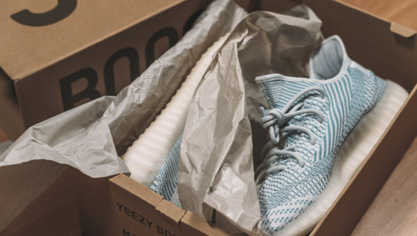 Adidas plant, Restbestände der „Yeezy“-Sneaker zu verkaufen – Verkaufswert von über 1 Mrd. Euro