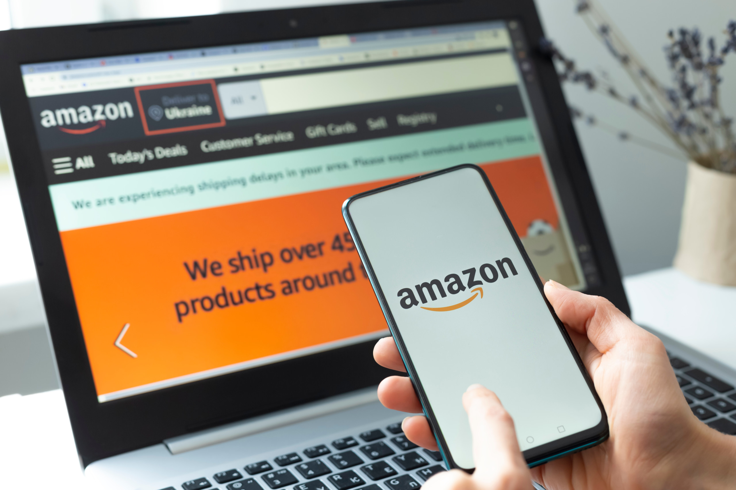 Amazon will Suchfunktion à la ChatGPT in seinen Webshop integrieren