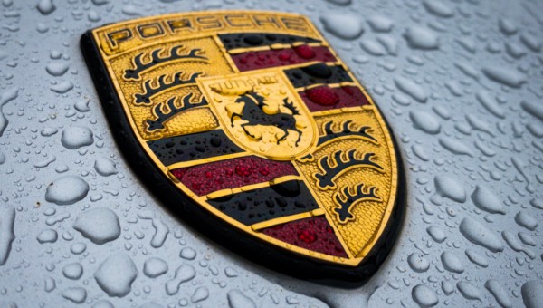 Porsche will sein Engagement bei der Elektromobilität ausbauen – neues Konzept für E-Modell vorgestellt