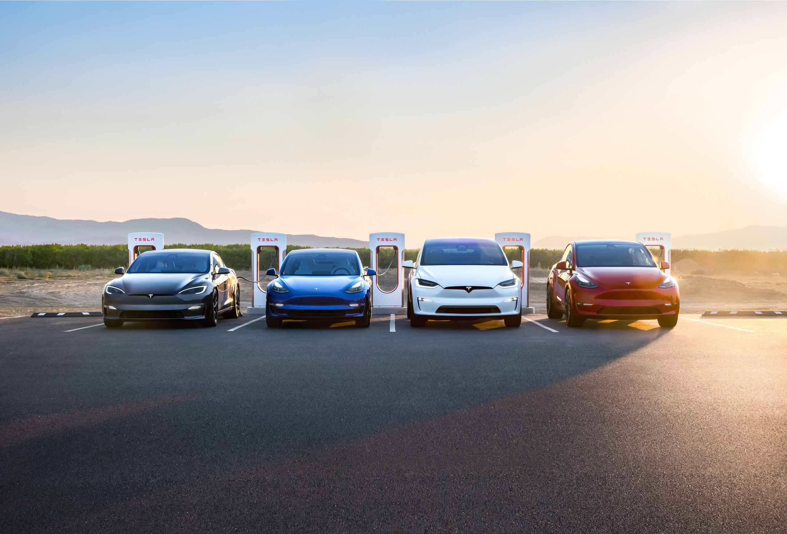 Tesla: er führende E-Autobauer gewinnt Ford und GM als Partner für sein überlegenes Ladenetz!