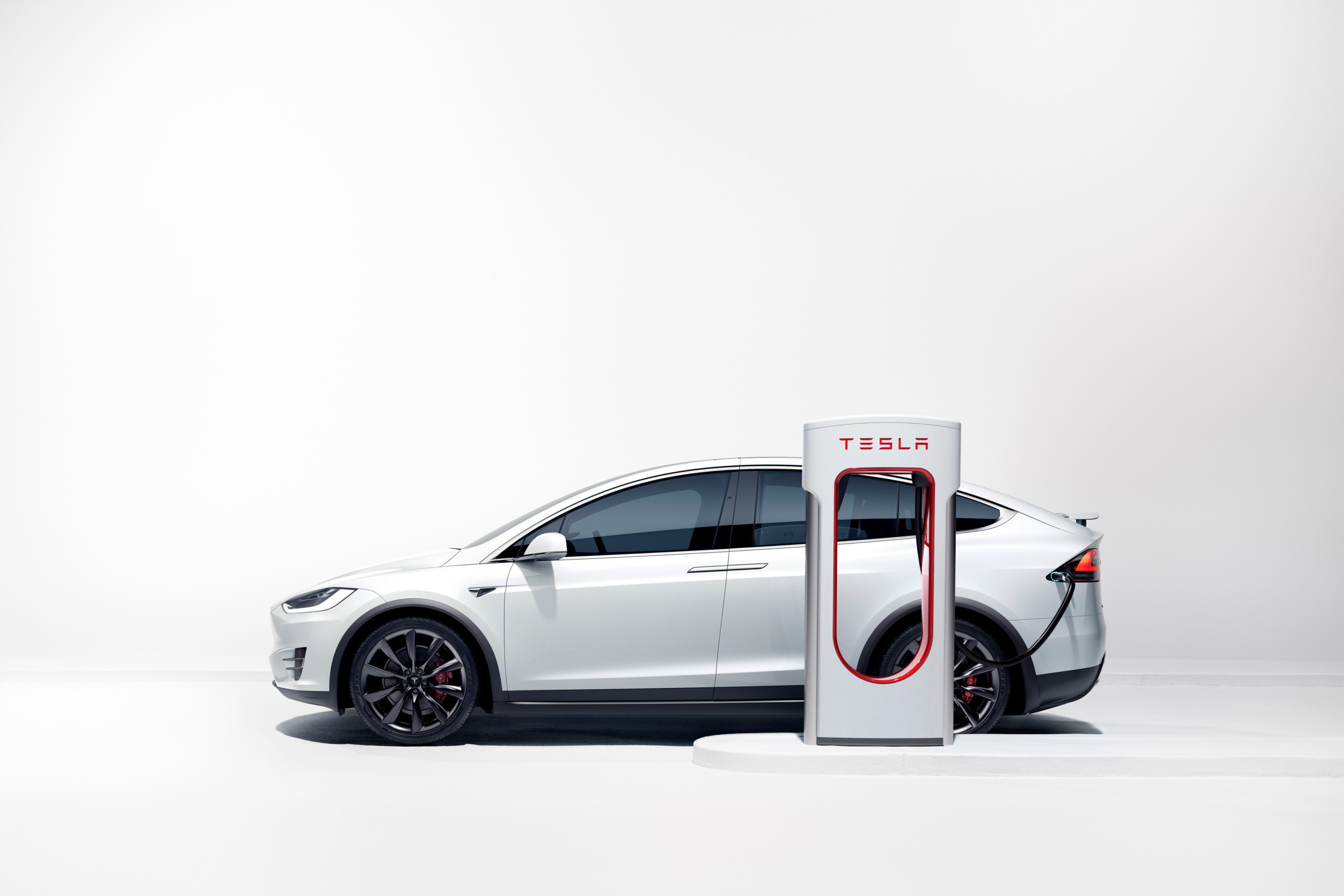 Tesla: AWS-Moment: Ford, GM und Rivian setzen auf Elon Musks Supercharger-Netzwerk!