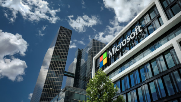 Microsoft übertrifft Gewinnerwartungen, doch Cloud-Wachstum enttäuscht