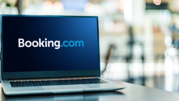 Booking.com erwartet Rekordsommersaison - Aktie legt 10 % zu