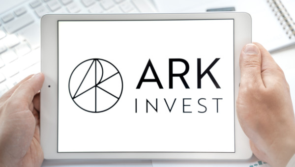 Ark Invest verkauft mehr als 67 Mio. USD an Tesla-Aktien im September
