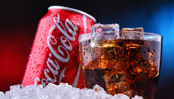 Coca-Cola erzielt dank höherer Absatzmengen über den Erwartungen liegende Gewinne!