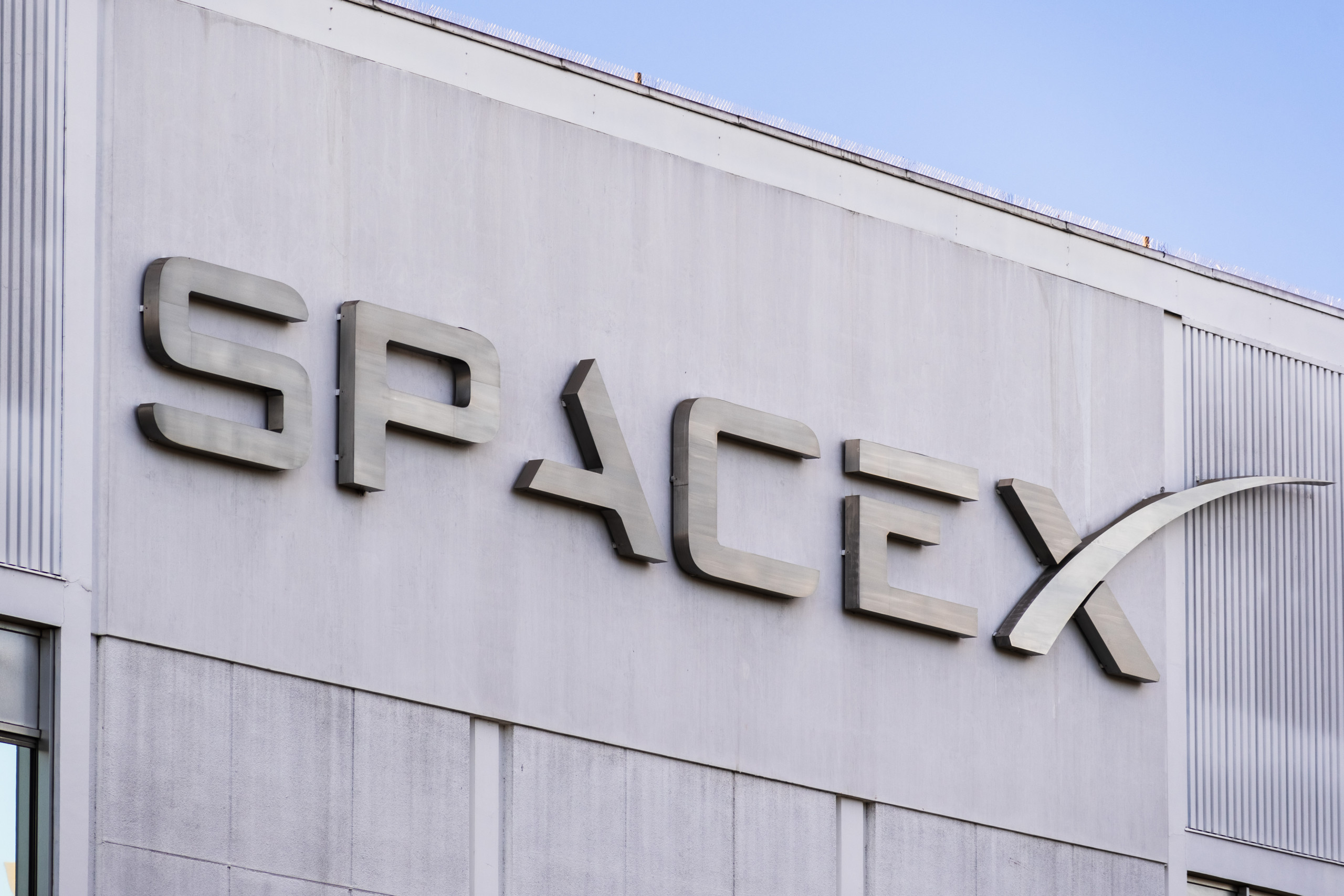 SpaceX bereitet Anteilsverkauf vor: Unternehmenswert soll 150 Mrd. USD erreichen