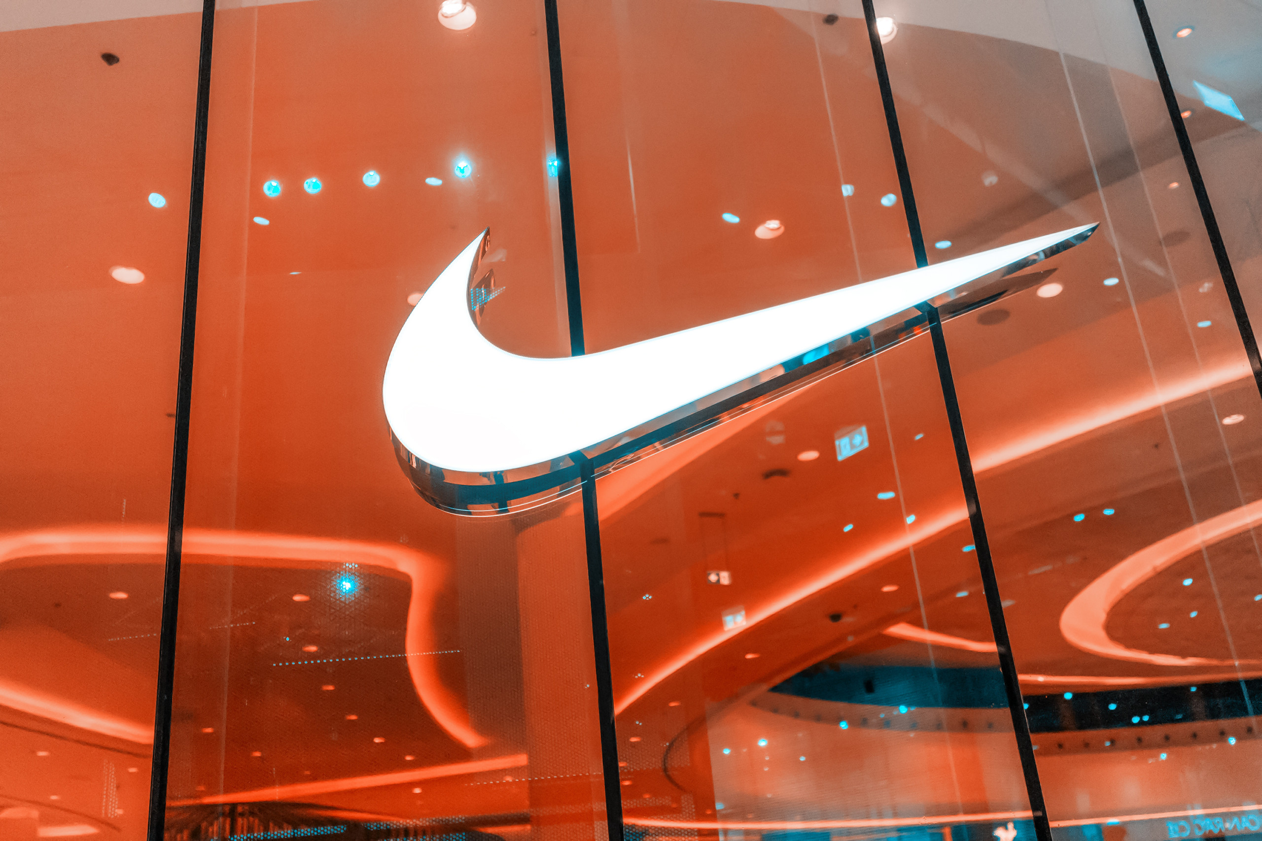Nike senkt Umsatzprognose und kündigt Kostensenkungen von bis zu 2 Mrd. USD an