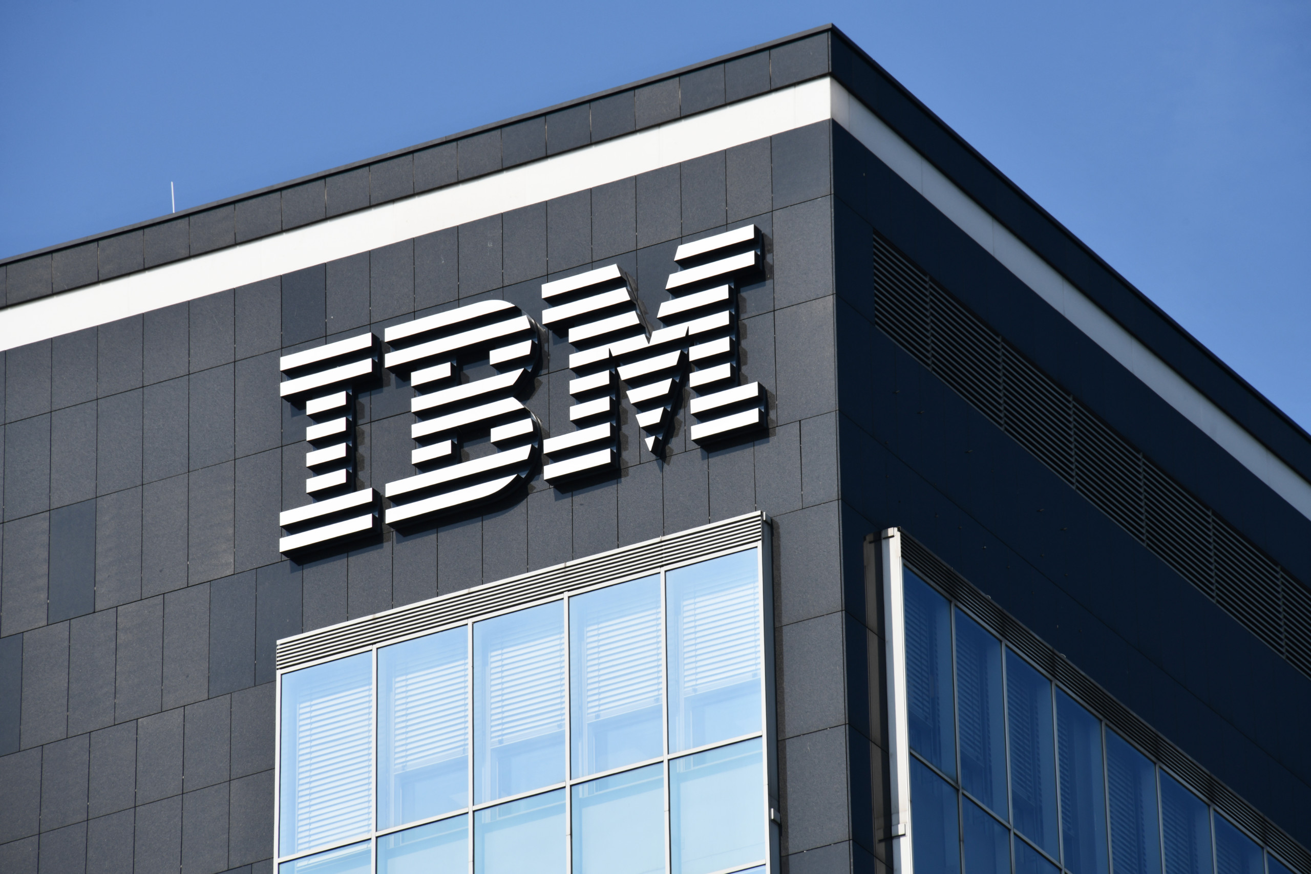 IBM will zwei Geschäftsbereiche der Software AG erwerben, um seine KI-Plattform zu stärken