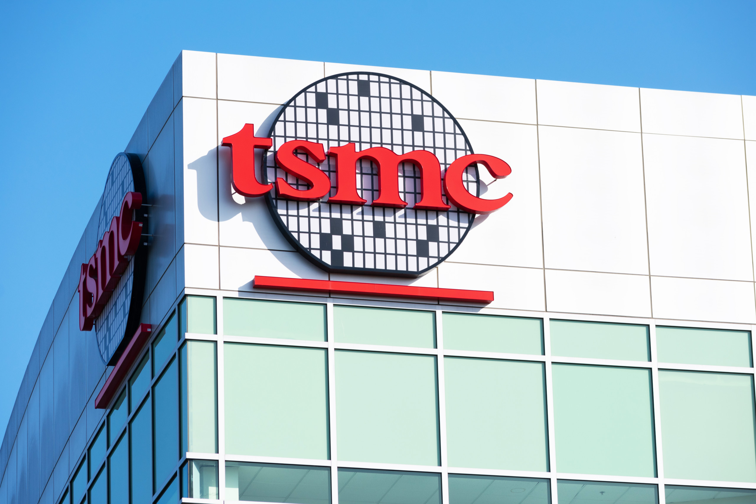 Nettogewinn von TSMC geht um 19 % zurück – Chiphersteller erwartet Erholung des Marktes in 2024