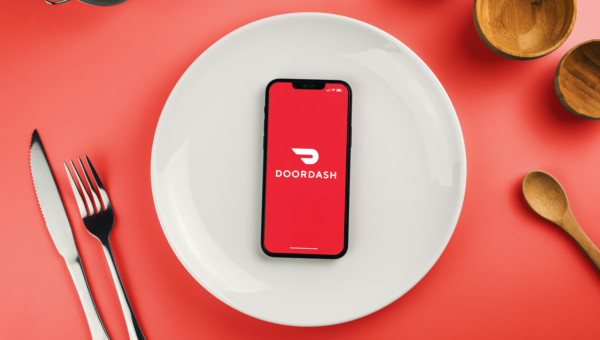 DoorDash: Marktführer im US-Restaurantlieferdienst strebt Expansion über Kerngeschäft hinaus an