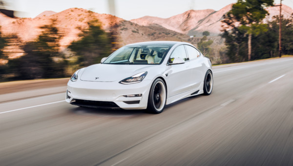 Tesla liefert im 4. Quartal mehr Fahrzeuge aus als erwartet – Analystenmeinungen sind aber teils kritisch