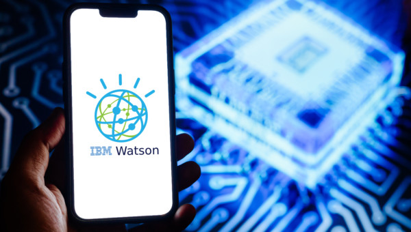 IBM übertrifft Quartalserwartungen: Verdopplung der KI-Aufträge mit starkem Beitrag von WatsonX