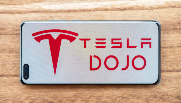 Tesla baut den Supercomputer Dojo in der Gigafactory in New York