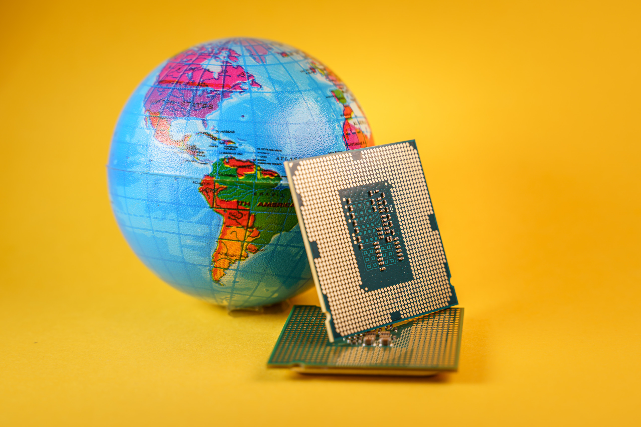 Intel Corp.: Chipersteller baut rund um den Globus Mega-Fabriken!