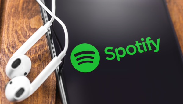 Spotify führt personalisierte KI-Wiedergabelisten ein, ein Meilenstein im Musikstreaming!