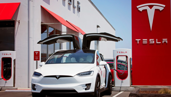 Teslas vierteljährliche Auslieferungen fallen zum ersten Mal seit 2020