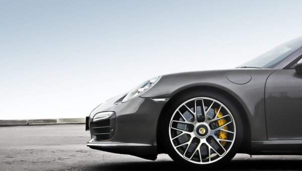 Porsche präsentiert den ersten 911 Hybrid-Sportwagen ab 164.900 USD