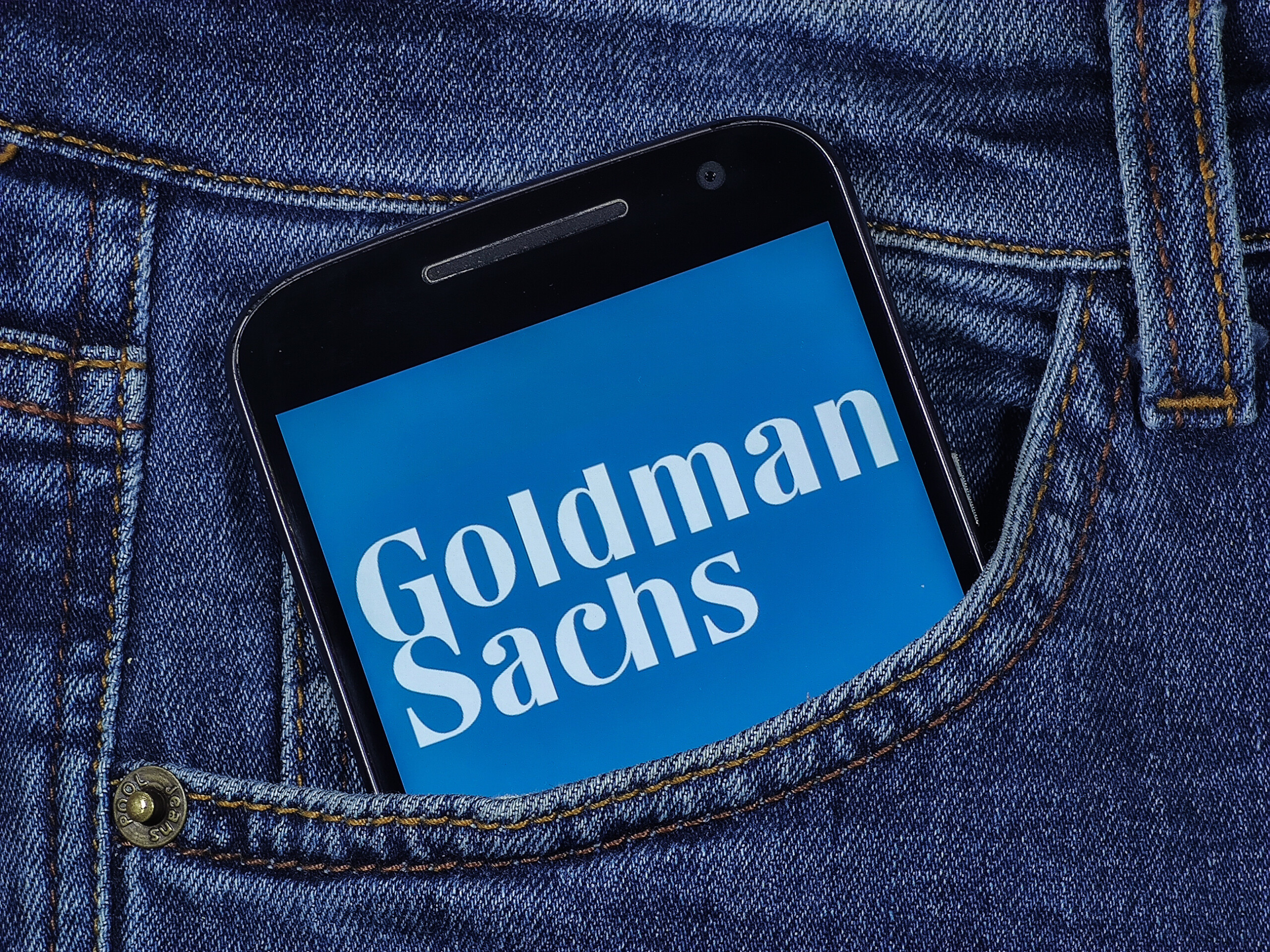 Goldman Sachs – Handel mit festverzinslichen Wertpapieren und geringeres Engagement bei Verbraucherkrediten stützen Ergebnis