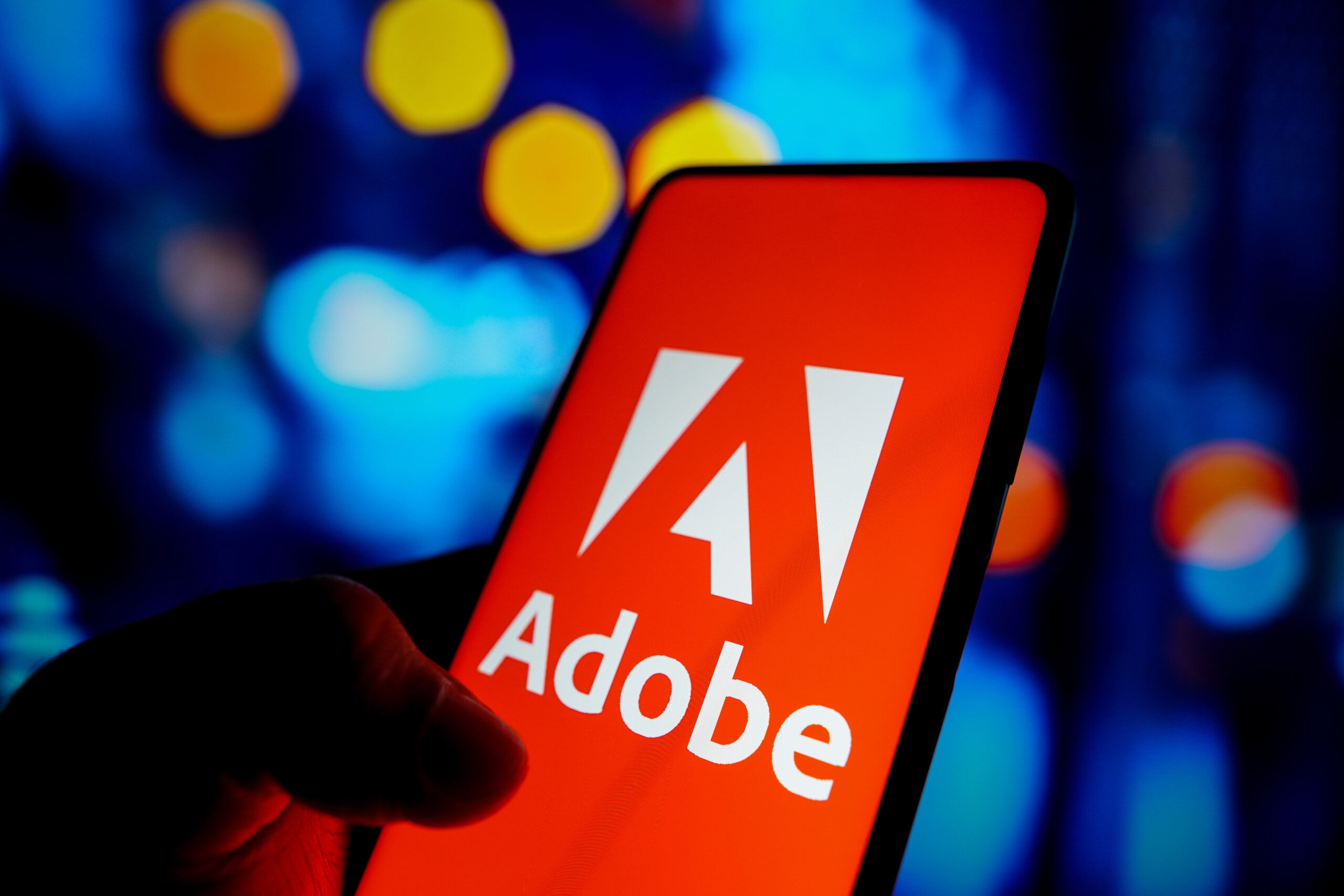 Adobe stürzt nach Ergebnissen für das 3. Quartal aufgrund schwacher Prognose ab. Gewinnwachstum verlangsamt sich weiter.