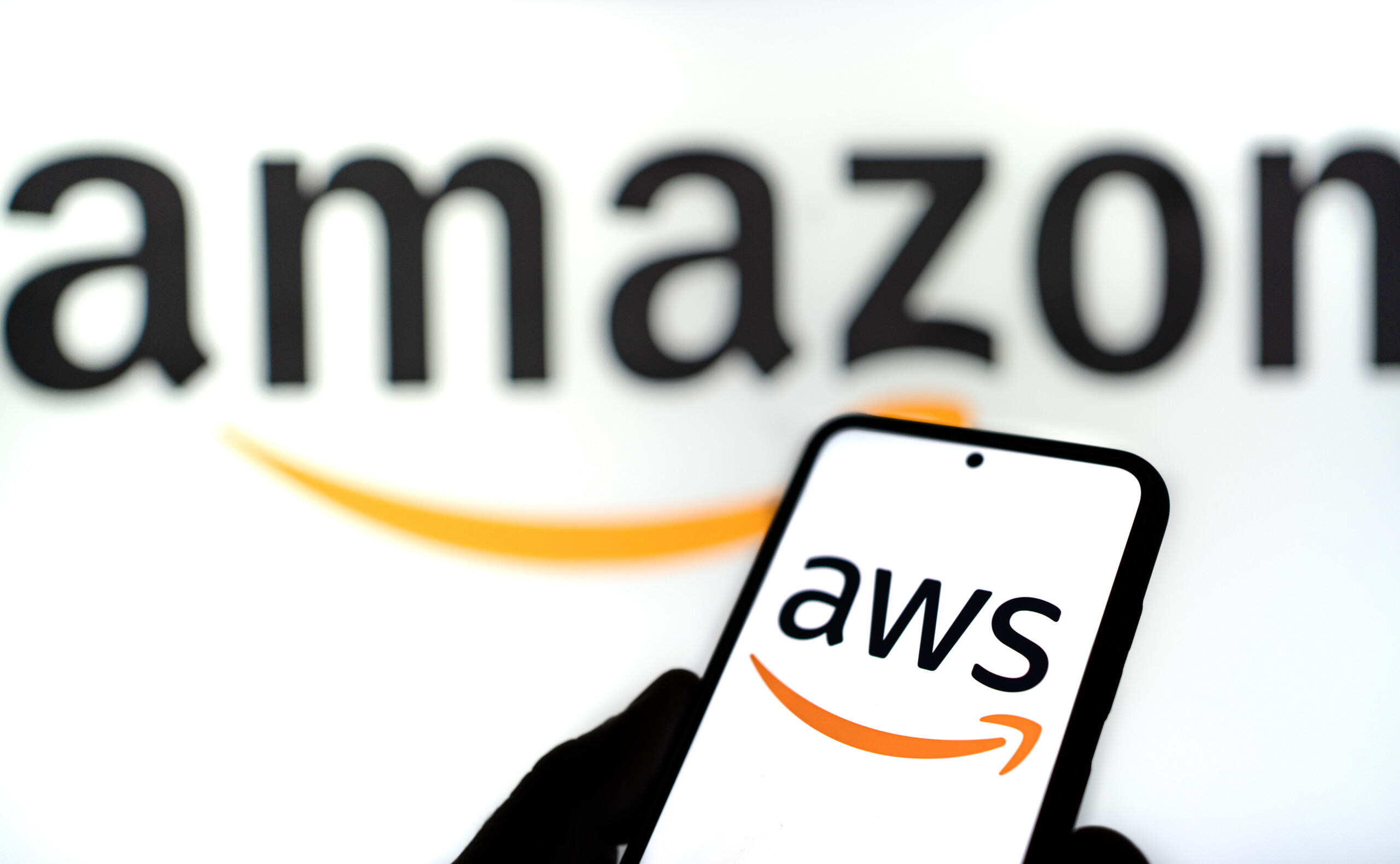 Aggressive Expansion bei Amazon Web Services. AWS investiert 8 Mrd. £ in Großbritannien und 1,8 Mrd. USD in Brasilien in den Ausbau seiner Rechenzentren.