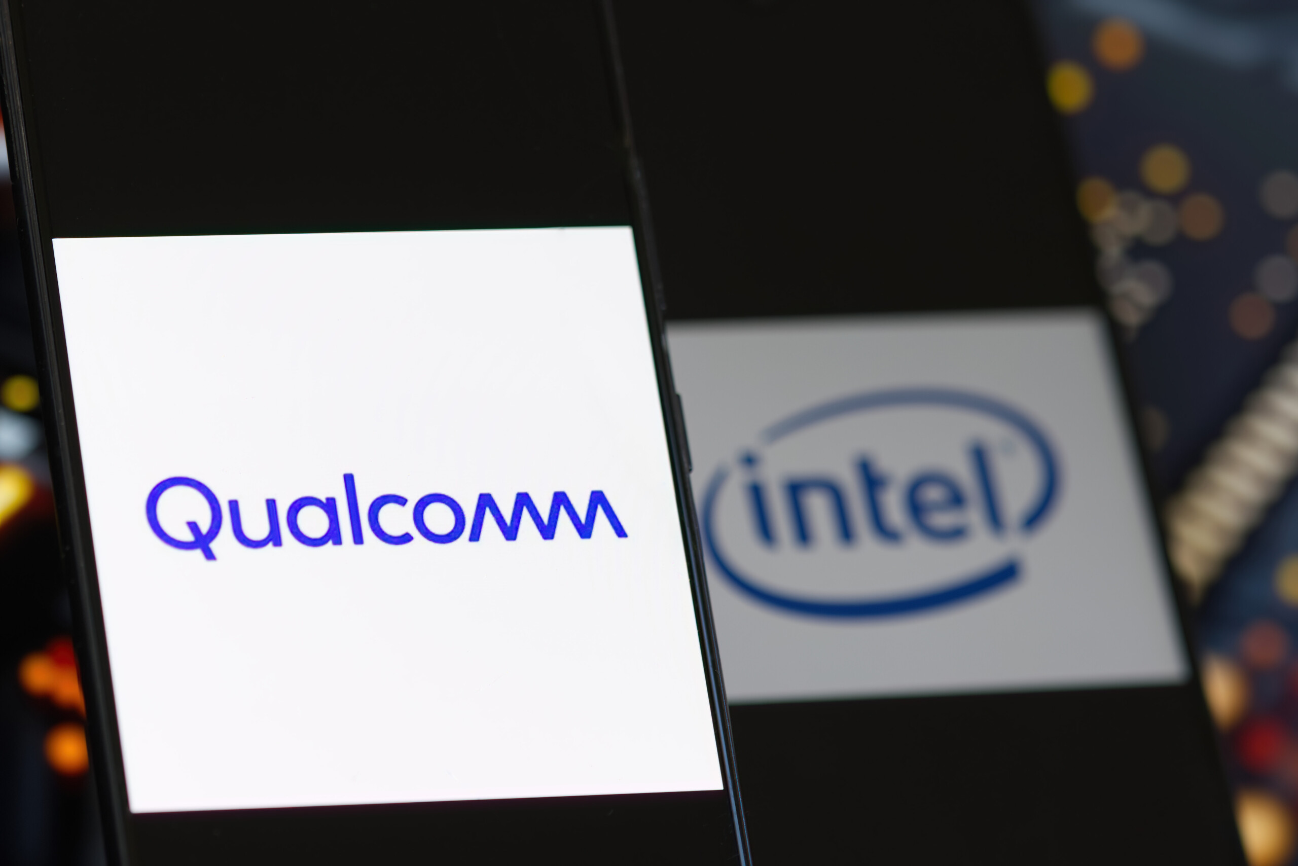 Stehen wir vor einer der größten Übernahmen im Techsektor? Qualcomm kontaktiert Intel laut WSJ-Bericht