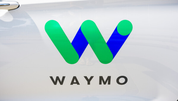 Alphabets Tochter Waymo holt sich weitere 5,6 Mrd. USD, um sein Fahrernetz auszubauen und den Waymo Driver weiterzuentwickeln!