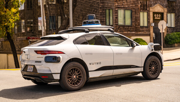 Alphabets Waymo verkündet Partnerschaft mit Hyundai. IONIQ 5 wird Teil der Robotaxi-Flotte!