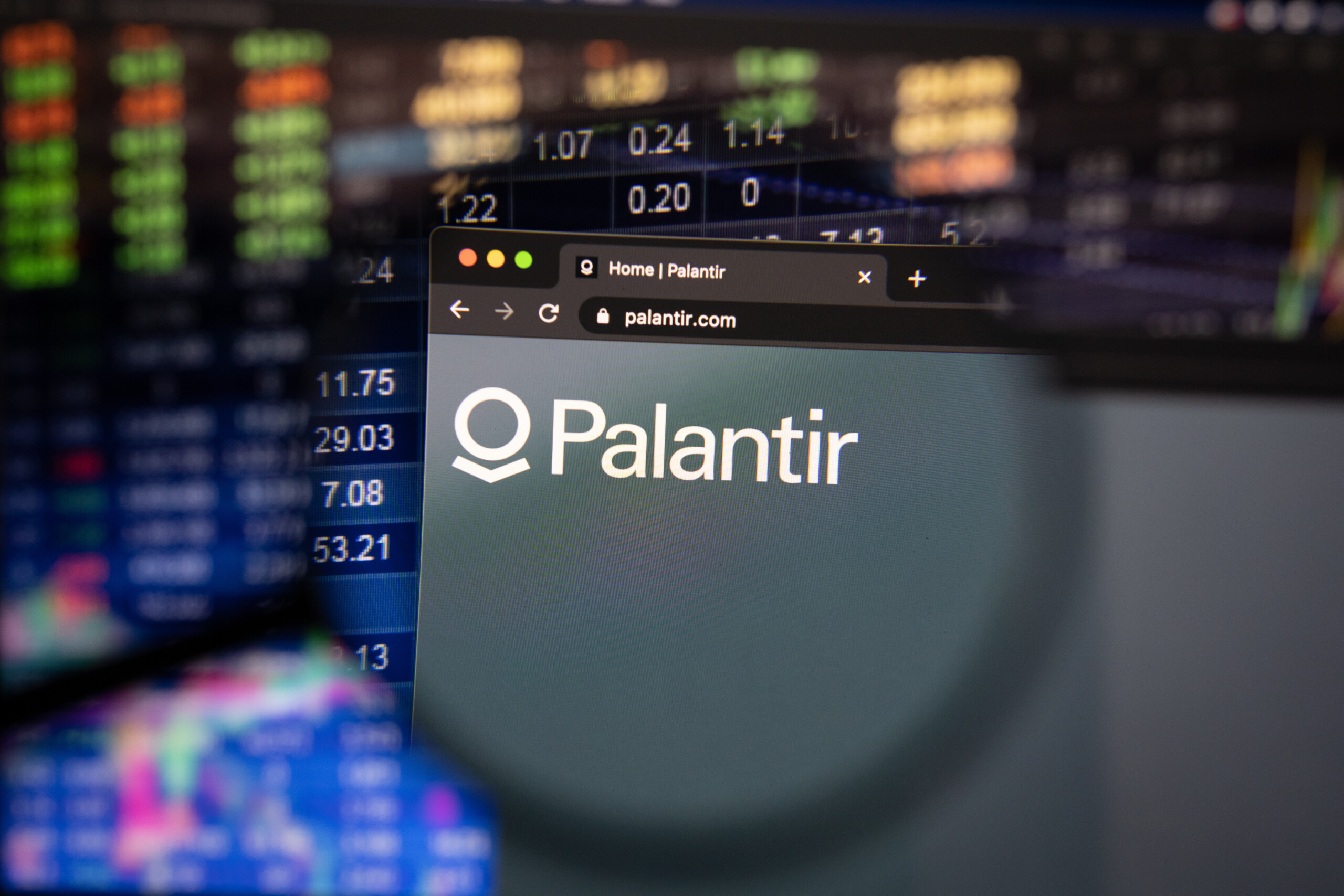 Palantir steigt um weitere 11 %! Wechsel von der NYSE an die Nasdaq könnte Milliardengelder bringen!