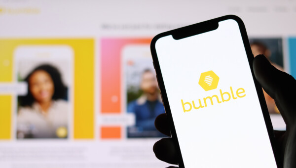 Bumble-Aktien stürzen aufgrund schwacher Prognosen ab, das Unternehmen hat nun strategische Prioritäten gesetzt