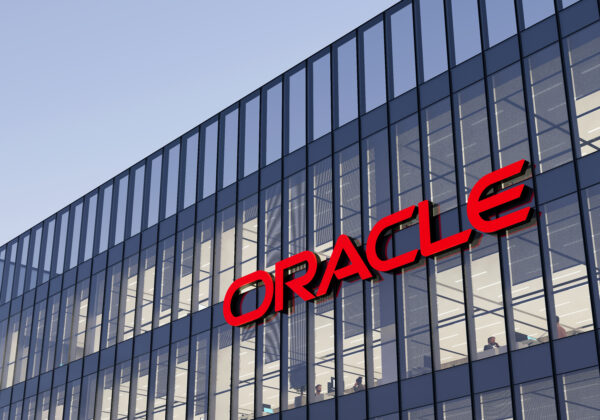 Oracle: Rekordverdächtige Cloud-Deals, Partnerschaften mit KI-Giganten & Erhöhung der Dividende